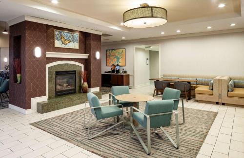 Gainesville Hotel | Homewood Suites by Hilton Gainesville