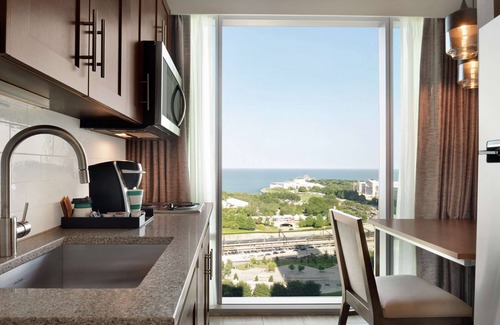 South Loop Hotel | Homewood Suites by Hilton Chicago Downtown South Loop