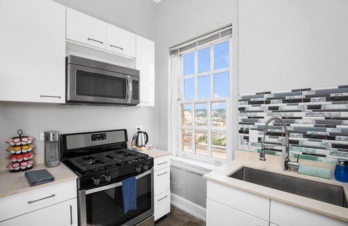 Civil Rights Historic District Apartment | Homey 1br - Gym + Remote Workspace + 4mins to UAB