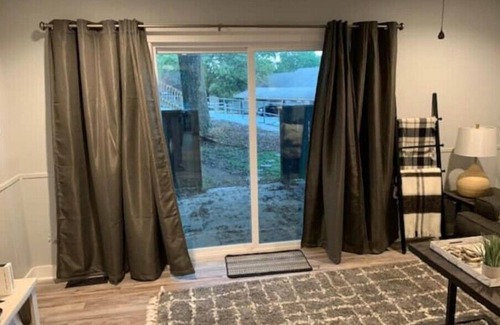 Bella Vista Apartment | Homey 3-bedroom condonn