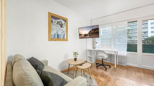 Ambilly Apartment | HOMEY HARBOR - Proche Tram - Parking gratuit - Balcon privé - Wifi & Netflix