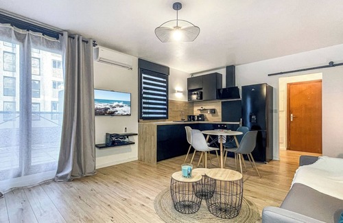 Annemasse Apartment | Homey Helsinki - Downtown/Private Patio/Netflix