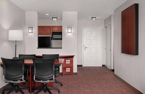 Snail Hotel | Homey Suite with Full Kitchen and Separate Living Areas - BBQ, Breakfast