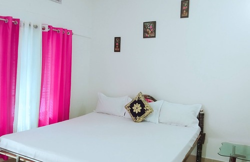 Golaghat Bed & Breakfast | Homocation Sreemoyee Homestay