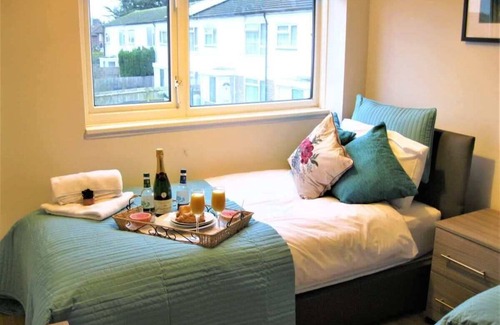 Southampton House | Honest Airport/University House 1 with FREE PARKING and FAST WIFI
