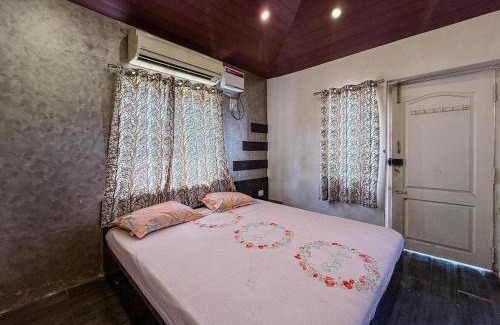 Krishna Karanai Hotel | Honeybee Resort