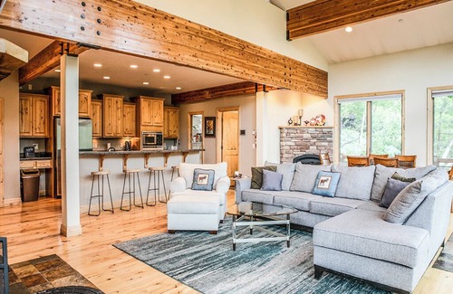 Salt Lake Mountain Resorts House | Honeycomb View by Cottonwood Lodging