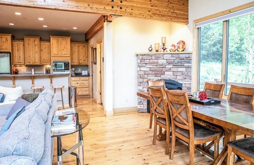 Salt Lake Mountain Resorts House | Honeycomb View by Cottonwood Lodging