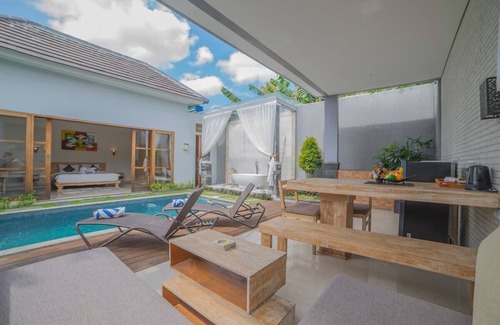 Kerobokan Villa | Honeymoon Villa, Romantic with Private Pool @Seminyak