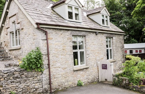 Brigsteer Cottage | HONEYPOT COTTAGE, family friendly, with open fire in Brigsteer