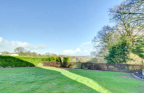 Narberth Apartment | Honeypot Cwtch - Two Bedroom Apartment, Sleeps 4