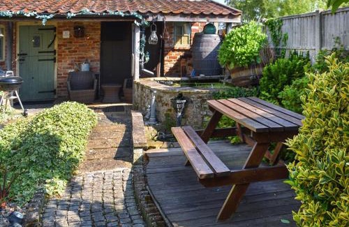 Hopton on Sea House | Honeysuckle Cottage