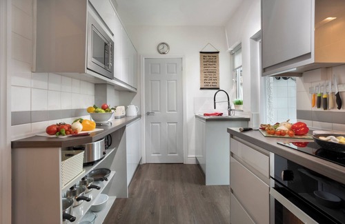 Windermere Cottage | HONEYSUCKLE COTTAGE, family friendly, with open fire in Windermere