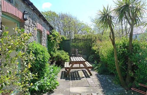 St Brides Cottage | Honeysuckle Cottage, Holiday Cottage Lochvane, Nr Solva, Sleeps 5, 2 bedrooms, bathrooms