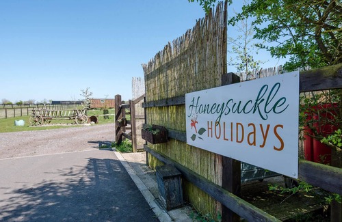 Monk Soham House | Honeysuckle Farm Hut 5 - Suffolk Farm Holidays