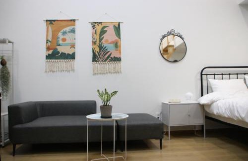 Mapo Apartment | Hongdae Residence - 1min from Hongik Uni station Exit #1