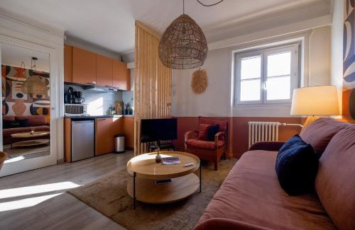 2nd Arrondissement Apartment | HONORÊ SUITE CASAMANCE