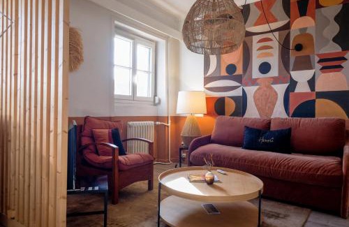 2nd Arrondissement Apartment | HONORÊ SUITE CASAMANCE