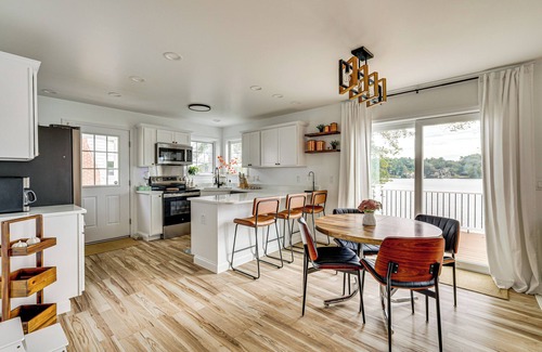 Thompson House | Hooked on Nature: Waterfront Thompson Retreat