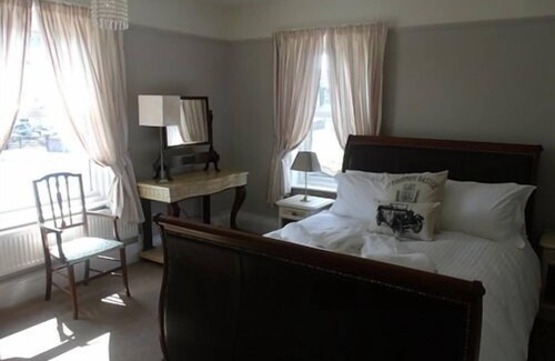 Sheringham Bed & Breakfast | Hooray Henrys Sheringham