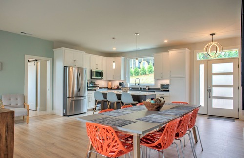 Leicester House | Hops and Dreams by Carolina Mornings | Hot Tub, Mtn Views⛰️+Biltmore Pass