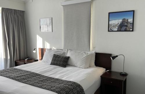 Jindabyne Apartment | Horizons 424 Lake Jindabyne Waterfront 2 Bedroom Apartment