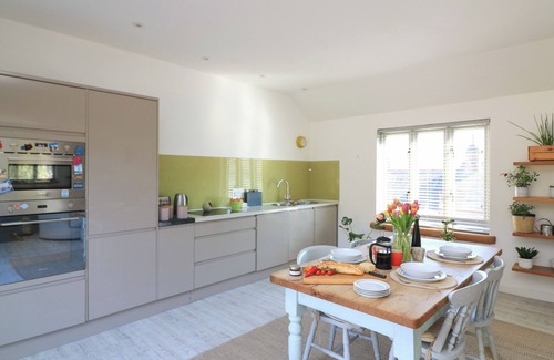 Kingsbridge Cottage | HORSEMANS BARN, pet friendly, with open fire in Kingsbridge