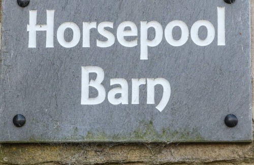 Mellor Cottage | HORSEPOOL COTTAGE BARN, romantic, with a garden in Marple Bridge