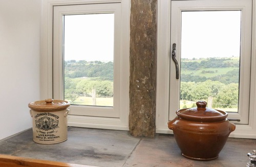 Mellor Cottage | HORSEPOOL COTTAGE BARN, romantic, with a garden in Marple Bridge
