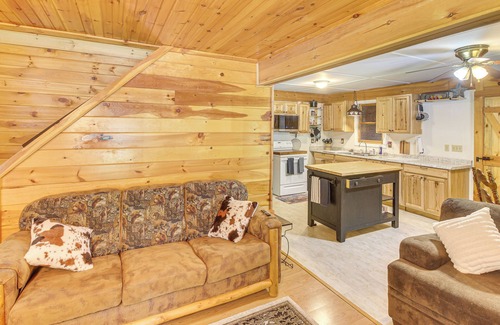 Jamestown Cottage | Horses Welcome! Jamestown Home w/Fenced Pasture