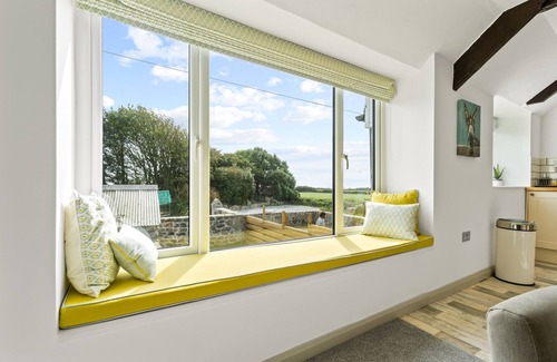 Helston Cottage | Horseshoe Cottage @ Arrowan Common Farm