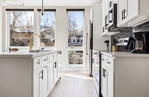Golden Apartment | Horseshoe Hideaway, Luxe Studio 1 Block to Main St