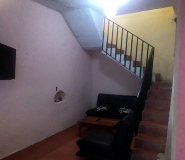 Historic Centre House | hospedaje cuarto principal con dos camas matrimoniales