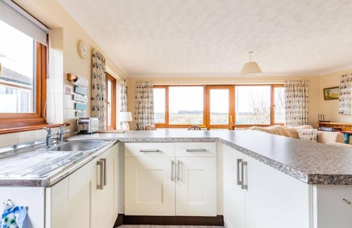 Happisburgh Cottage | Host & Stay | Breezy Bungalow