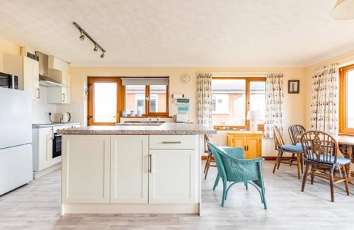 Happisburgh Cottage | Host & Stay | Breezy Bungalow