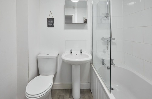 Skinningrove Apartment | Host & Stay | Driftwood