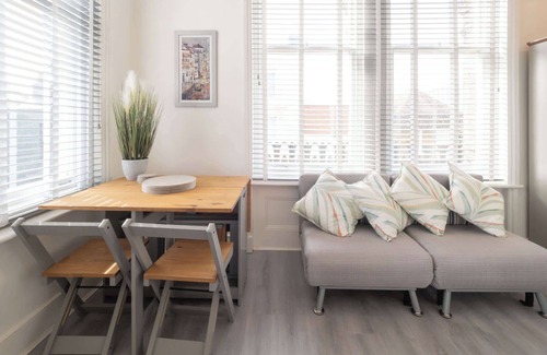 Ramsgate Apartment | Host & Stay | Harbour Point
