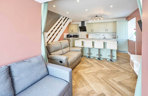 Dartford House | Host & Stay | Knights Manor Way