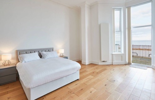 Whitley Bay Apartment | Host & Stay | Lighthouse View