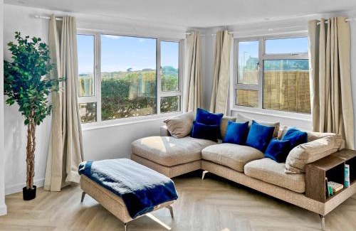 Wyke Regis House | Host & Stay - Mandeville