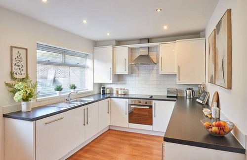 Eaglescliffe House | Host & Stay | Newsam Crescent