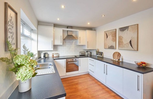 Eaglescliffe House | Host & Stay | Newsam Crescent