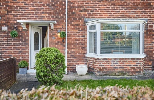 Eaglescliffe House | Host & Stay | Newsam Crescent