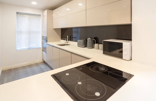 Wolverton House | Host & Stay | Oriel Close