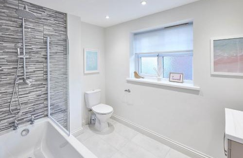 Saltburn-by-the-Sea House | Host & Stay - 'Salty' Seaview