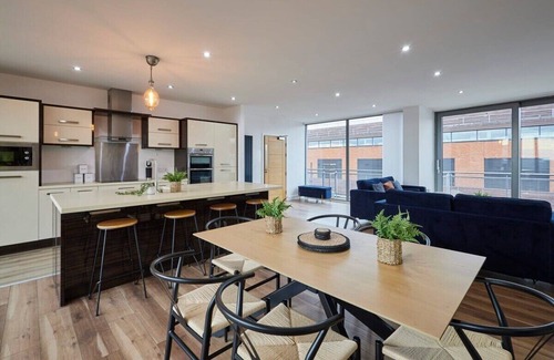 Chinatown Apartment | Host & Stay | The Knight Street Penthouse II