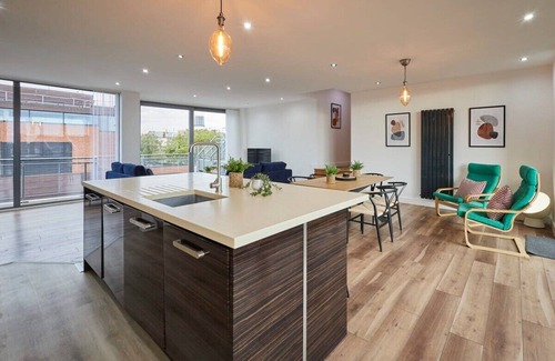 Chinatown Apartment | Host & Stay | The Knight Street Penthouse II