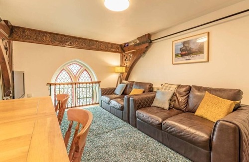 Great Yarmouth House | Host & Stay | The Nave