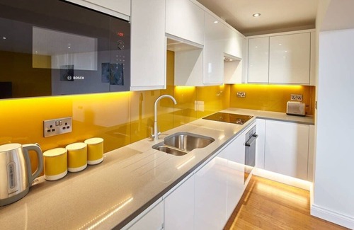 West Cliff Apartment | Host & Stay | The Royal Hideaway