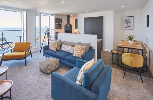 West Cliff Apartment | Host & Stay | The Waves